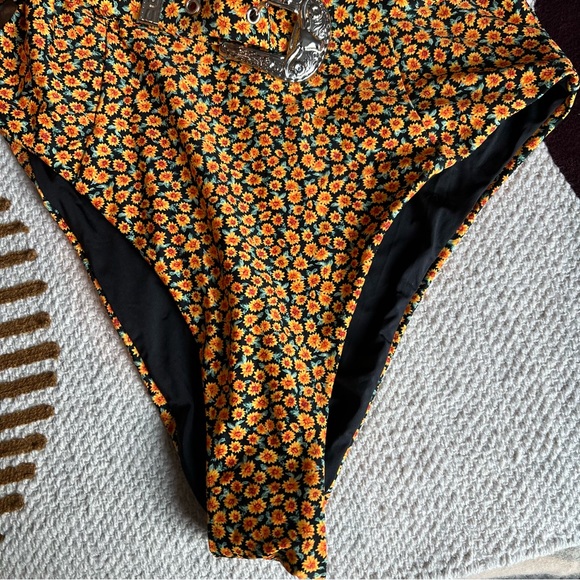 Onia Women's x WeWoreWhat Danielle Swimsuit, Sunflower Ditsy, Floral size small - Picture 4 of 7